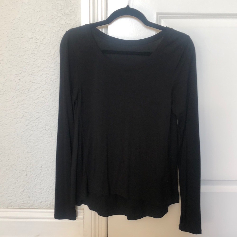 Zyia light long sleeve top